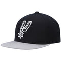 Men's Mitchell & Ness Black/Silver San Antonio Spurs Team Two-Tone 2.0 Snapback Hat - OSFA