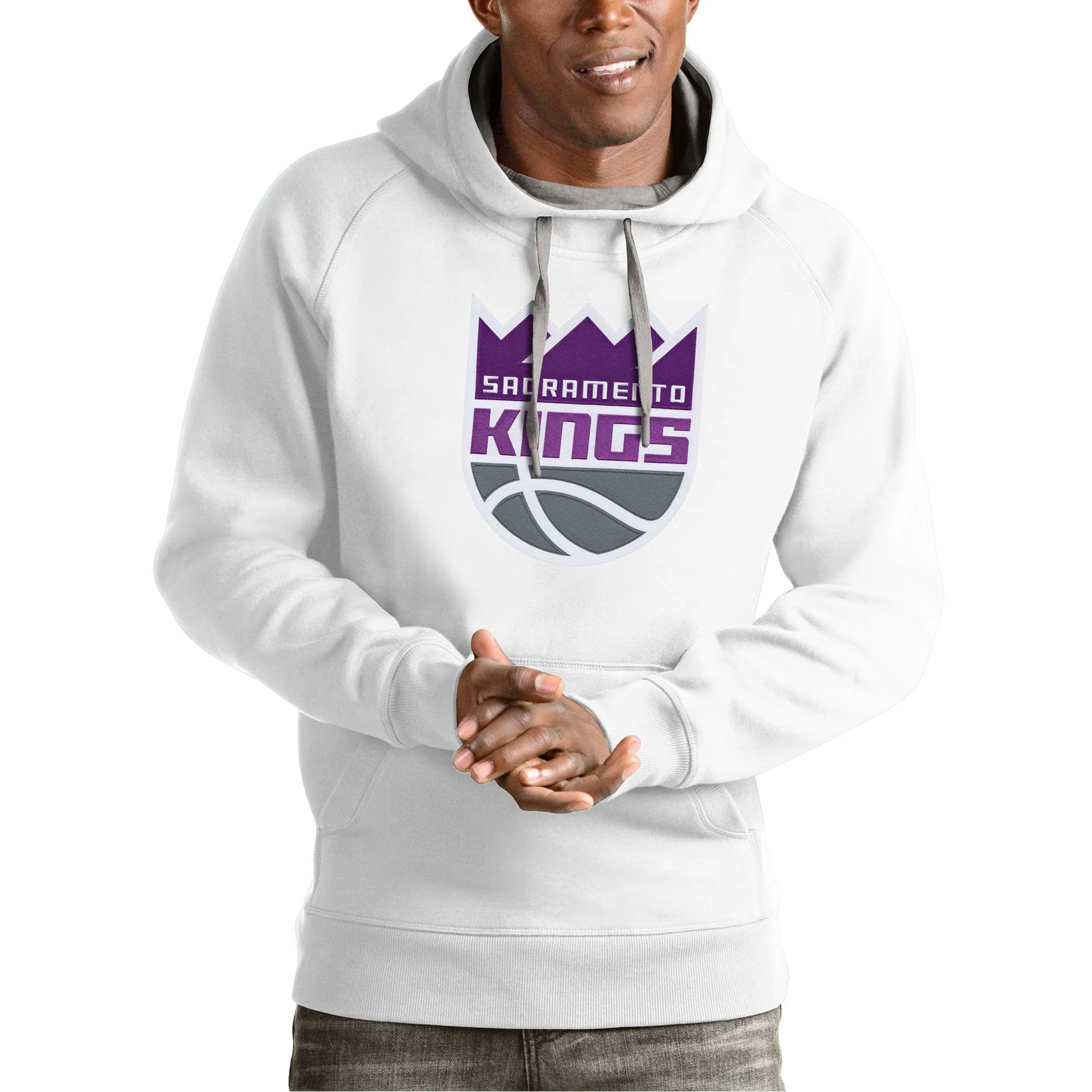 Men's Antigua White Sacramento Kings Team Logo Victory Pullover Hoodie